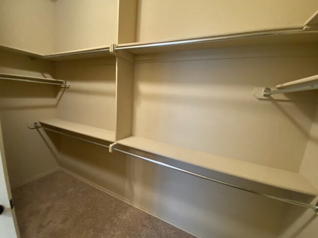 Building Photo - 3817 Kings Canyon Rd