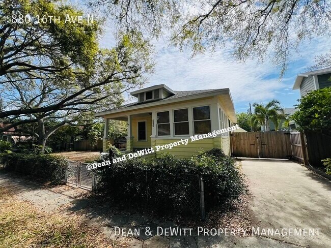 Building Photo - 880 16th Ave N