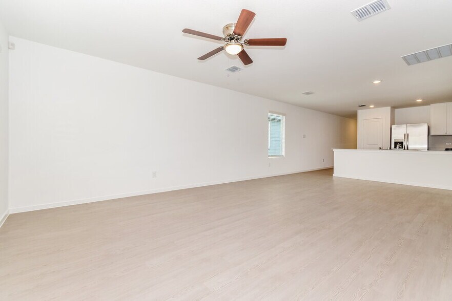 Building Photo - 1024 Calley Pear Trl