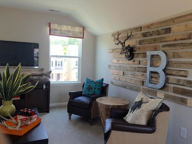 Building Photo - 501 Evening Star Dr