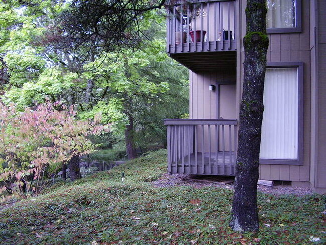 Building Photo - Sylvan Heights Condo