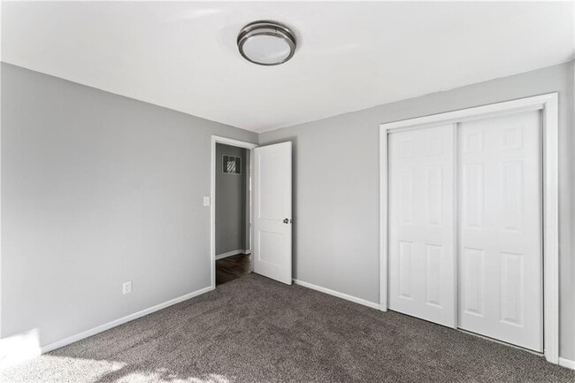 Building Photo - 7036 Hunter St