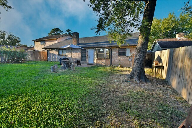Building Photo - 8430 Gallahad St