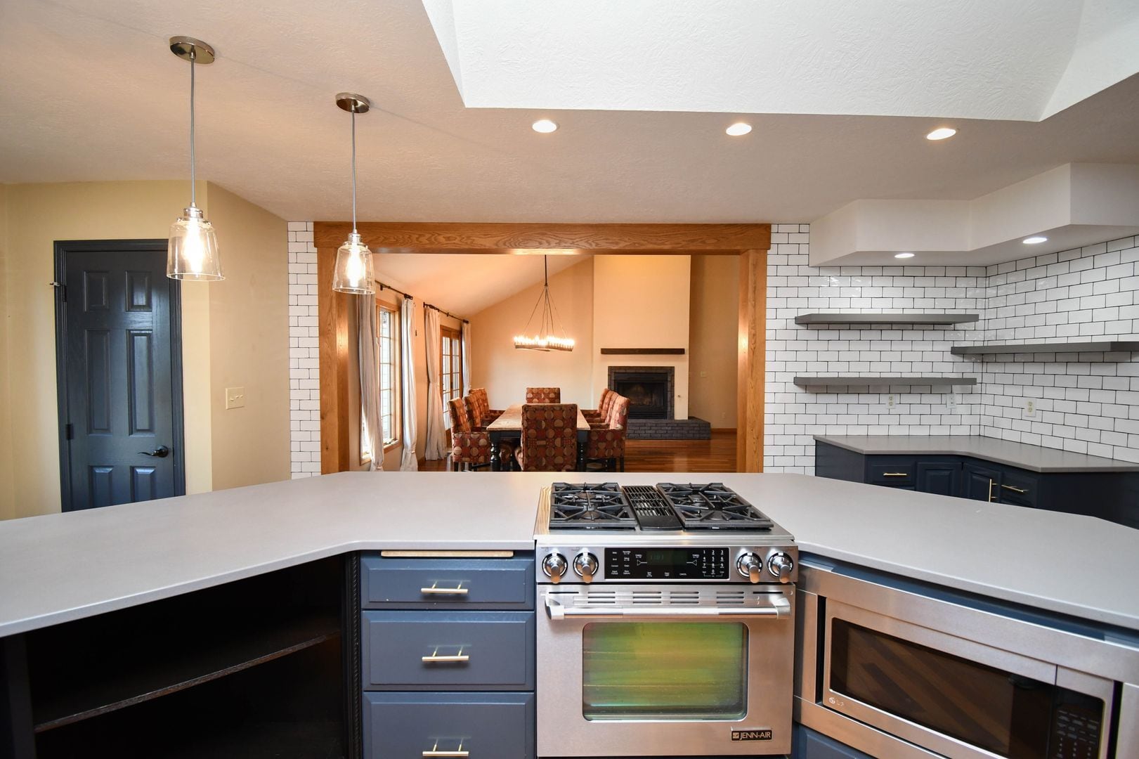 Building Photo - 4404 S Yellowstone Ln