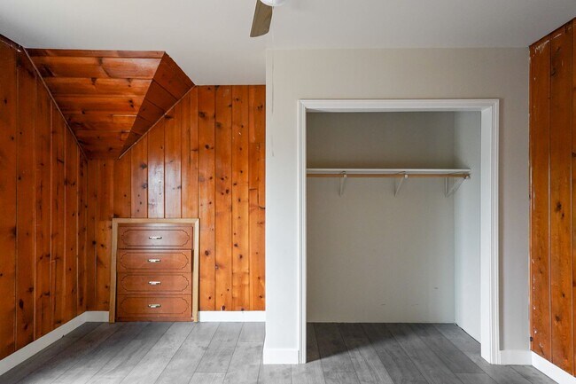 Building Photo - Beautifully Renovated 4-Bedroom Farmhouse on Large Corner Lot in the Heart of Sublimity - Water/S...