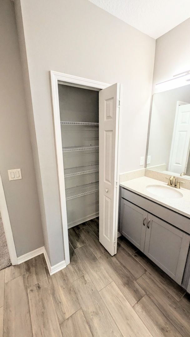 Building Photo - Annual UNfurnished almost BRAND NEW townhome just south of University and Lockwood Ridge!