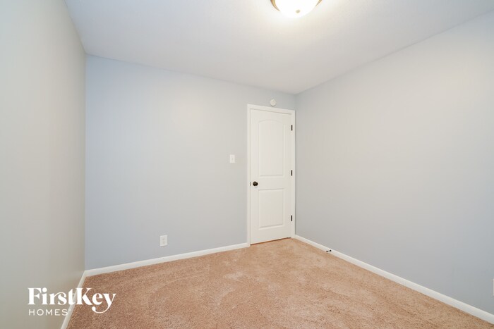 Building Photo - 371 S Hendricks Dr