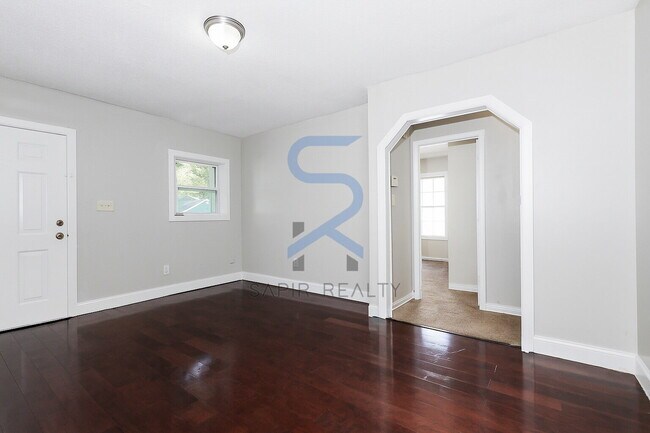 Building Photo - Move in before December 31st and get $100 OFF your rent for the first 3 months — PLUS a $250 Amaz...