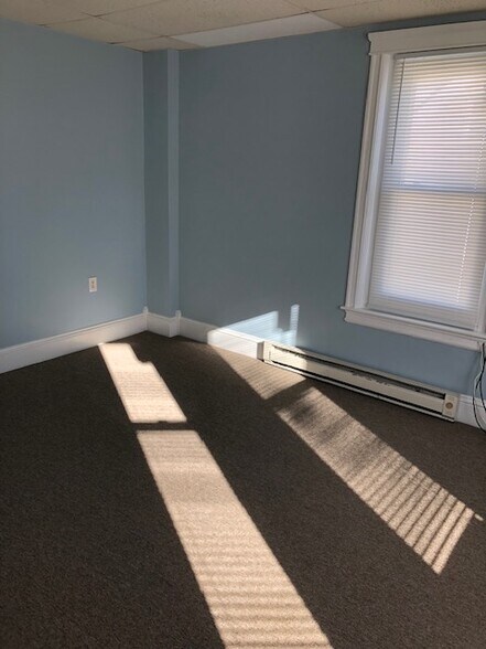 Building Photo - 1013 Delaware Ave