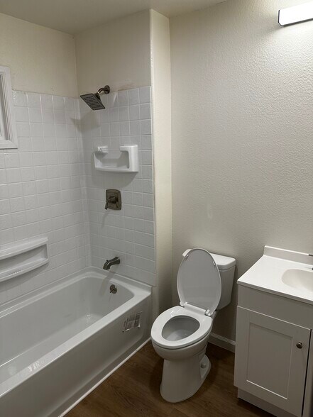 Building Photo - 505 Carpino Ave