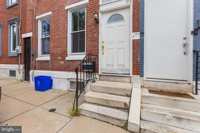 Building Photo - 803 Cameron St