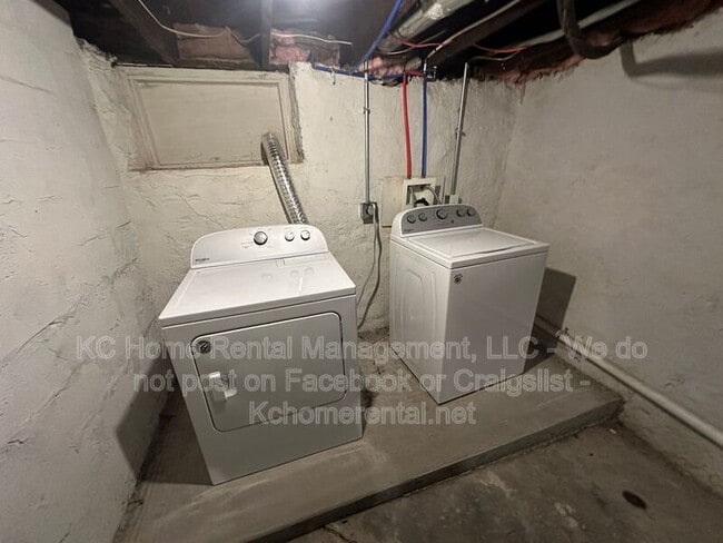 Building Photo - 2535 Charlotte St