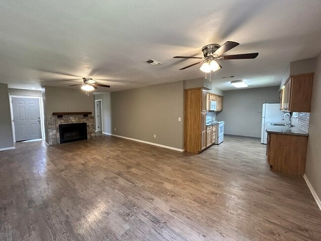 Building Photo - 8219 Elkridge Ave