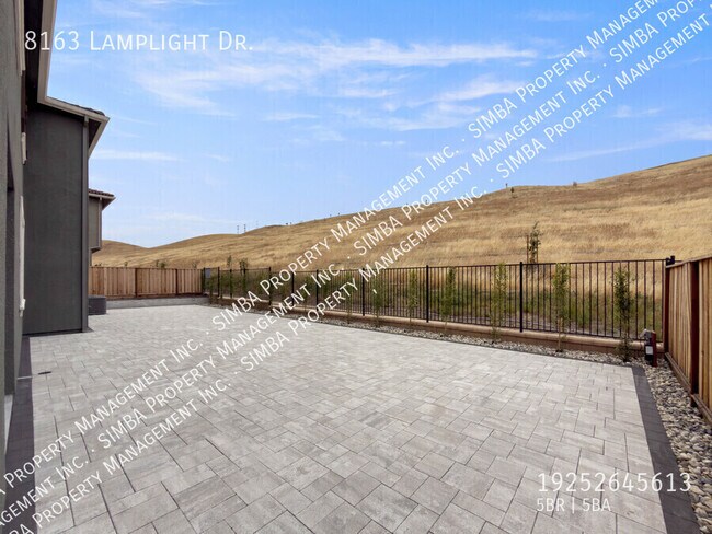 Building Photo - 8163 Lamplight Dr