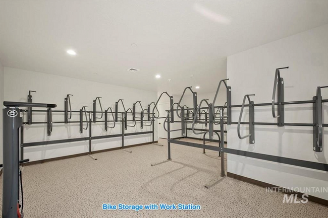 Building Photo - Stylish 1 Bed, 1 Bath Main-Level Condo in ...