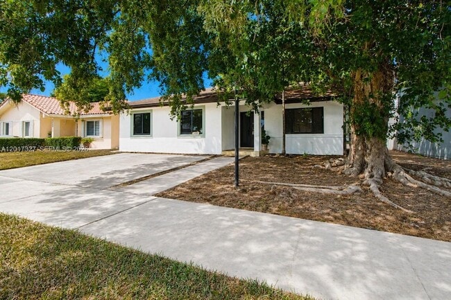 Building Photo - 10088 SW 143rd Ct