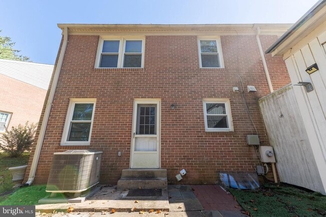Building Photo - 12136 Bentridge Pl