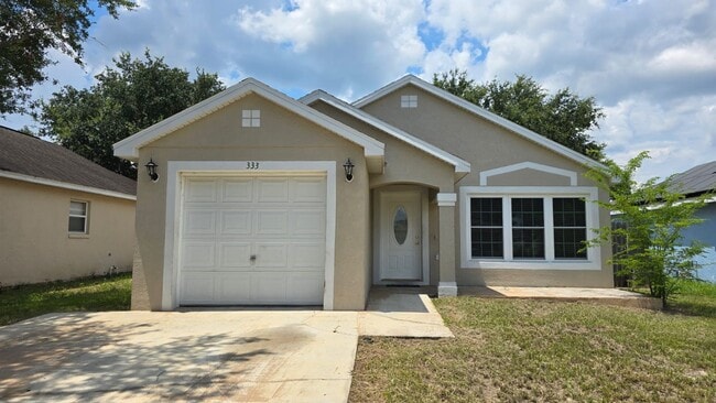 Building Photo - One Story Home in Royal Ridge, Davenport