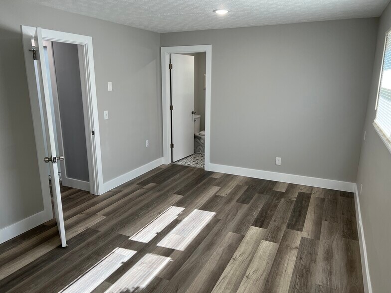Bedroom - 3295 Trumbull Ave