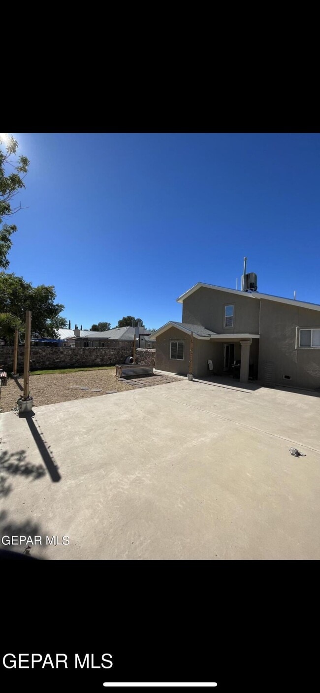 Building Photo - 7548 Plaza Taurina Dr