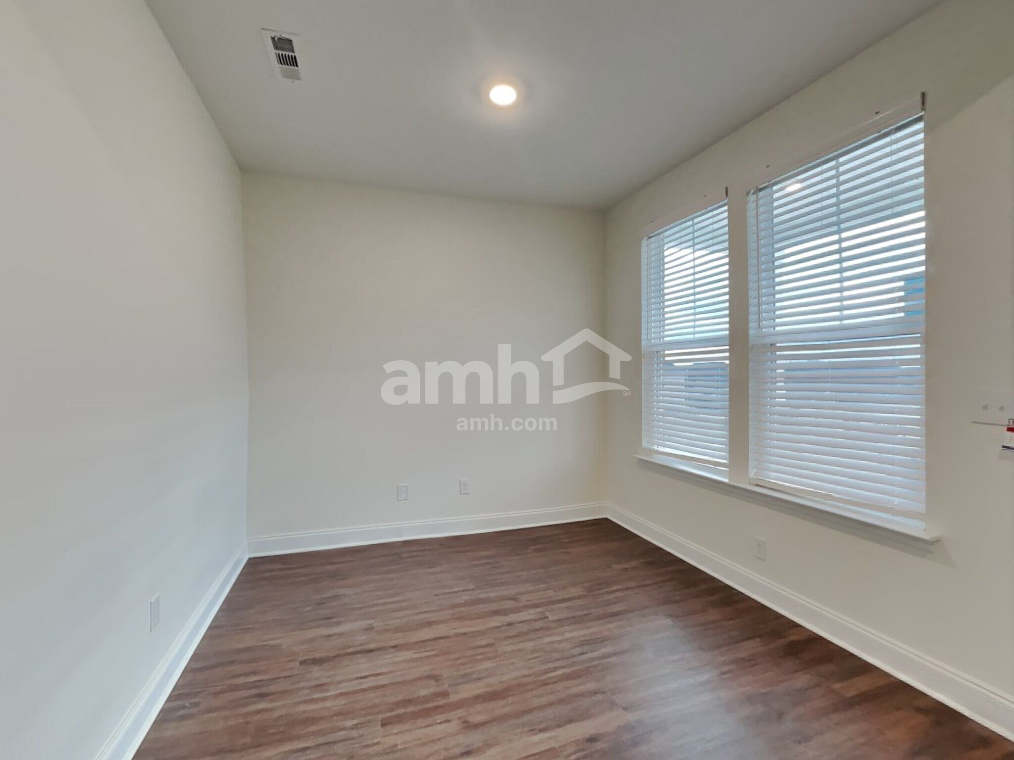 Building Photo - 130 Marin Dr