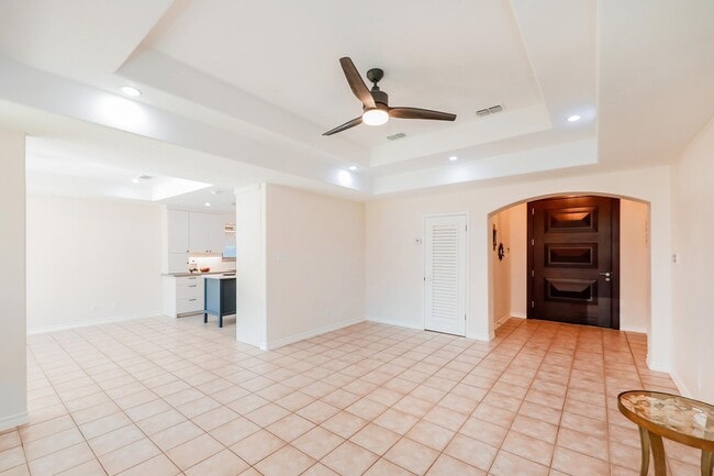 Building Photo - 503 Pine Sisken St