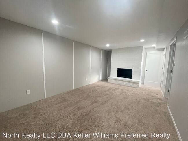 Building Photo - 2 br, 1 bath House - 1184 Clinton St. #B