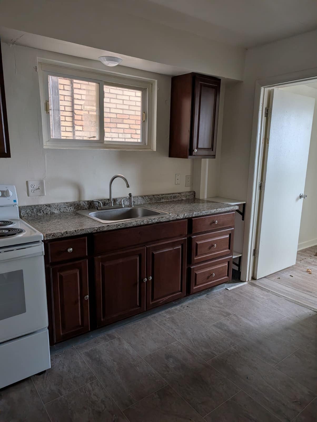 Building Photo - 2314 Broadway Ave