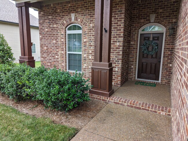 Building Photo - 903 Tanager Pl