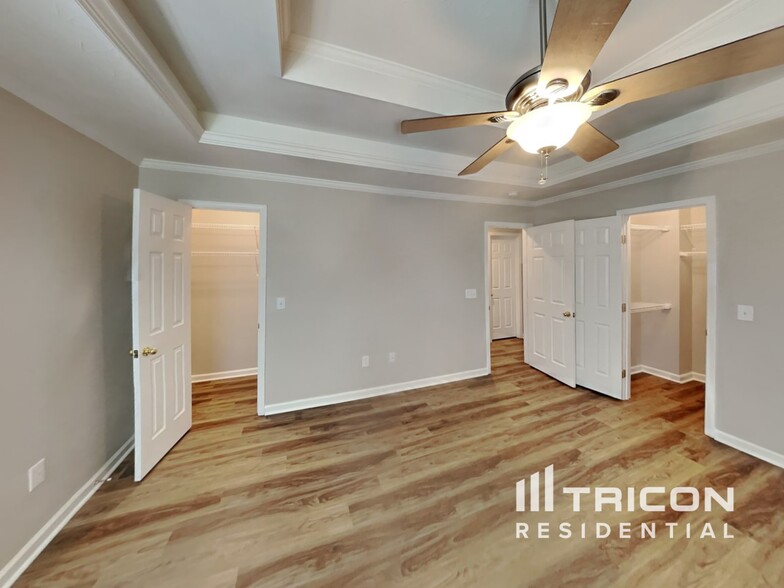 Building Photo - 1765 University Dr