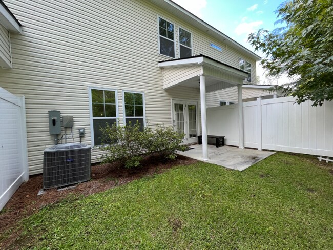 Building Photo - 331 Sonoma Dr