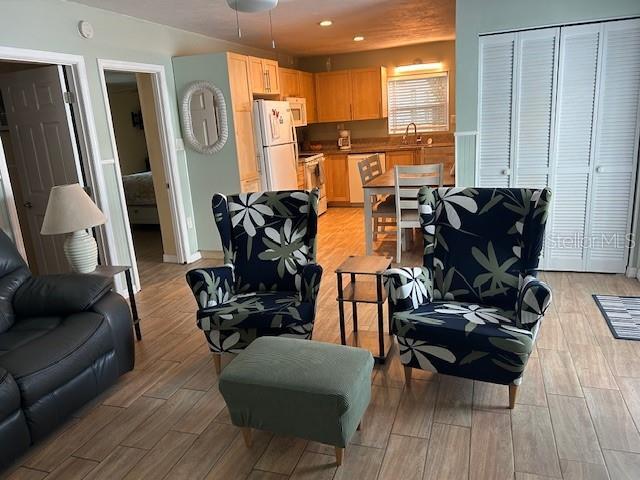 Building Photo - 770 Bay Esplanade