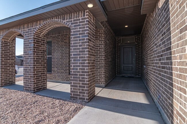 Building Photo - 2060 Acacia Ln