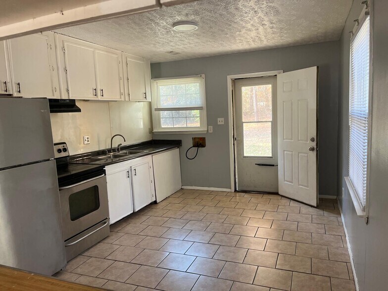 Building Photo - 212 Preston Ave