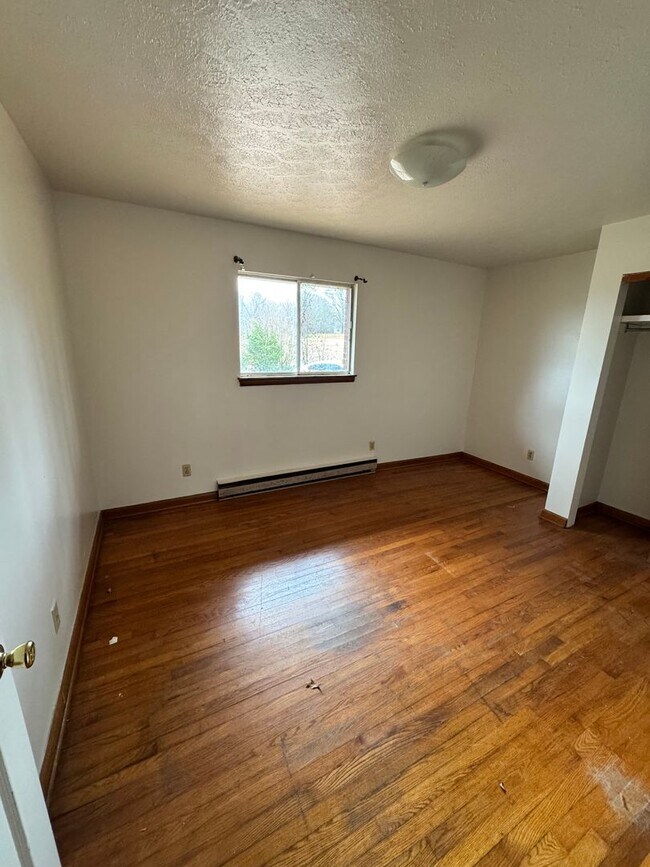 Building Photo - 2/1 outside city limits of Shelby, NC