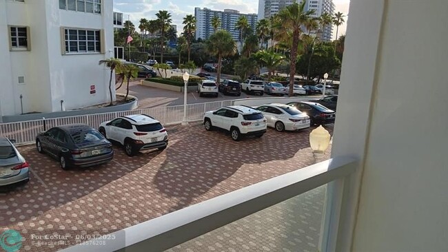 Building Photo - 3750 Galt Ocean Dr