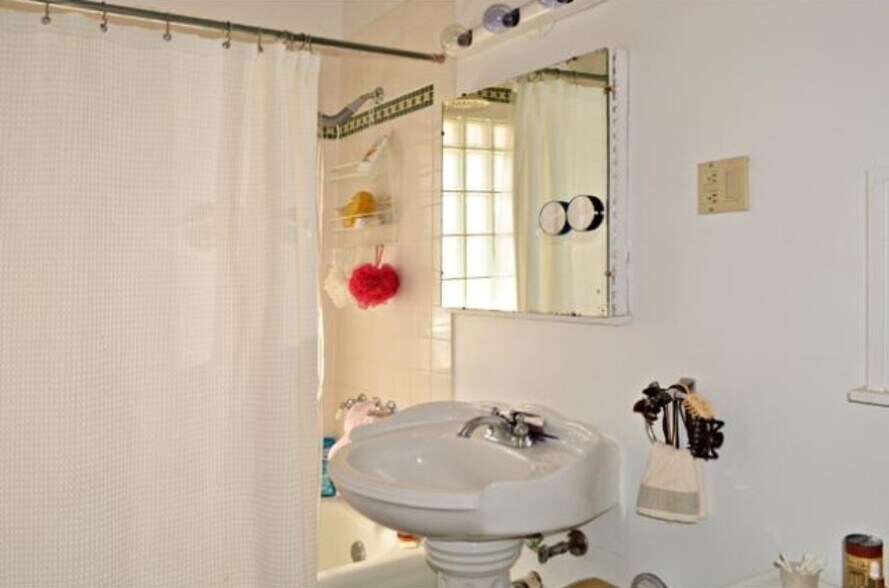 Bathroom - 2115 Randolph Ave