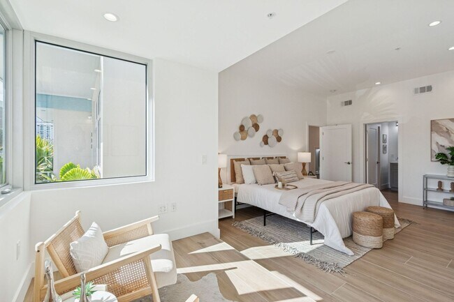 Building Photo - 1343 4th St