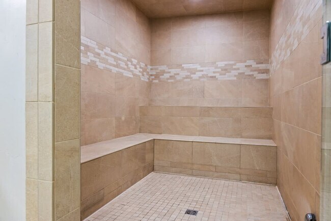 Building Photo - 535 South Park Avenue