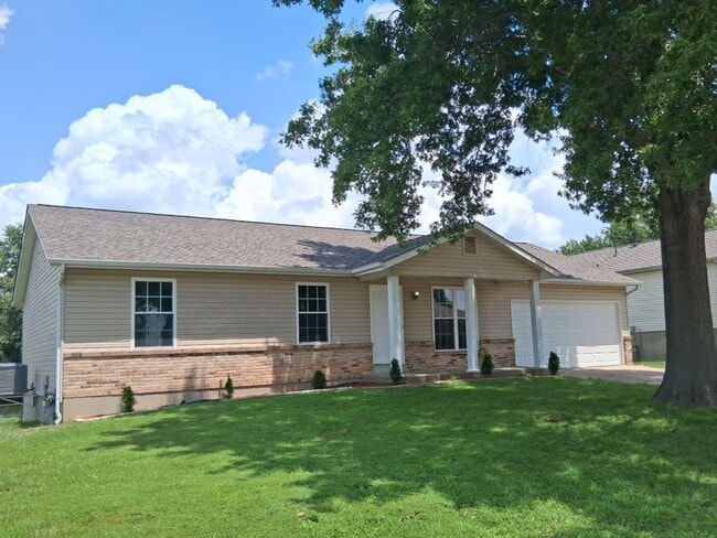 Building Photo - 3 Bed House in St. Peter's MO