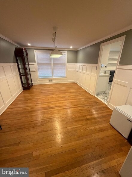 Building Photo - 7000 Old Cabin Ln