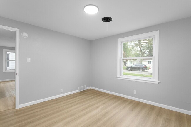 Building Photo - 1129 W Beale St