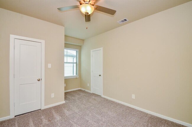 Building Photo - 1555 Rustling Creek Dr