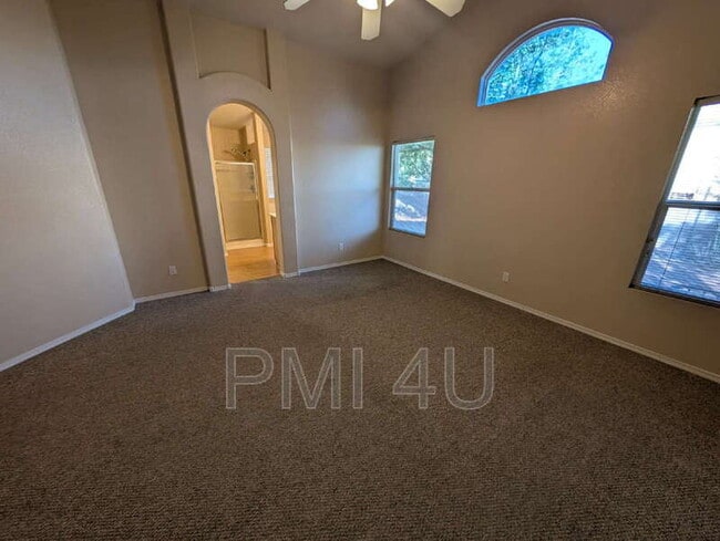 Building Photo - 9800 Kokopelli Dr NW