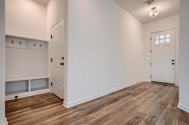 Building Photo - 7904 Gilwice Ln