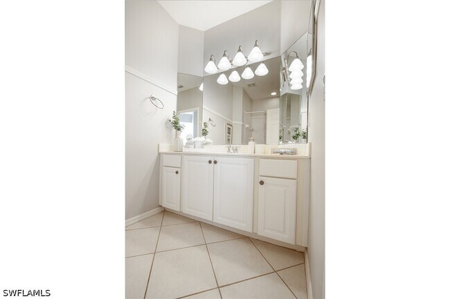 Building Photo - 5705 Heron Ln