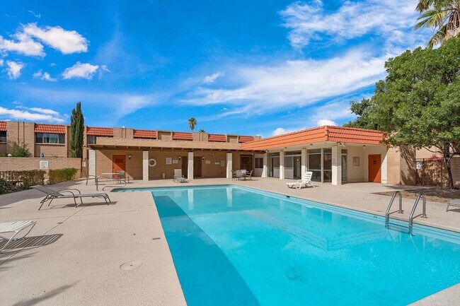 Building Photo - Tucson Blvd/2875