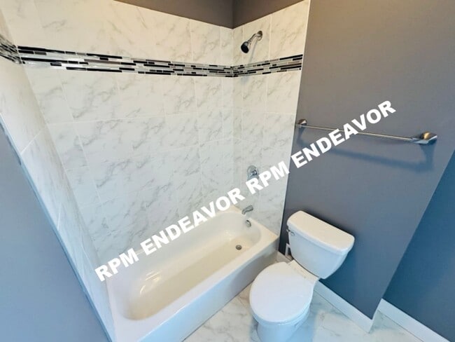 Building Photo - Stunning Tower Grove East 4 Bedroom 3.5 Bath Home