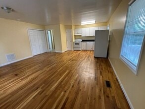 Building Photo - 4 Townview Dr