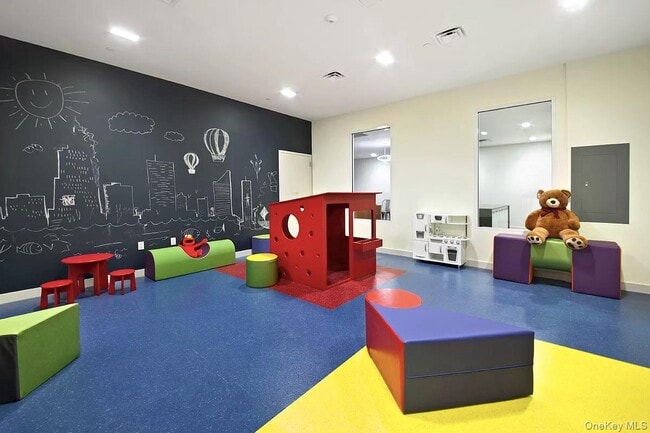 Building Photo - 23 W 116th St